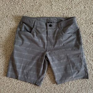 Kuhl Shorts Gray Plaid